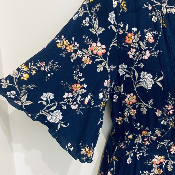 Gifted - Stretchy floral summer dress - Picture 4 of 16